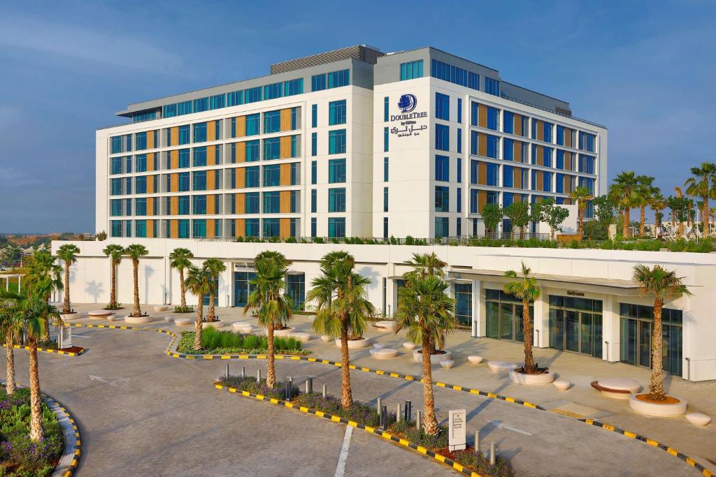 Doubletree By Hilton Abu Dhabi Yas Island Residences Holiday Package